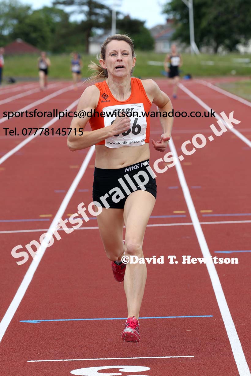 400 metres, North East Masters Champs, Monkton Stadium,  Jarrow. Photo: David T. Hewitson/Sports for All Pics